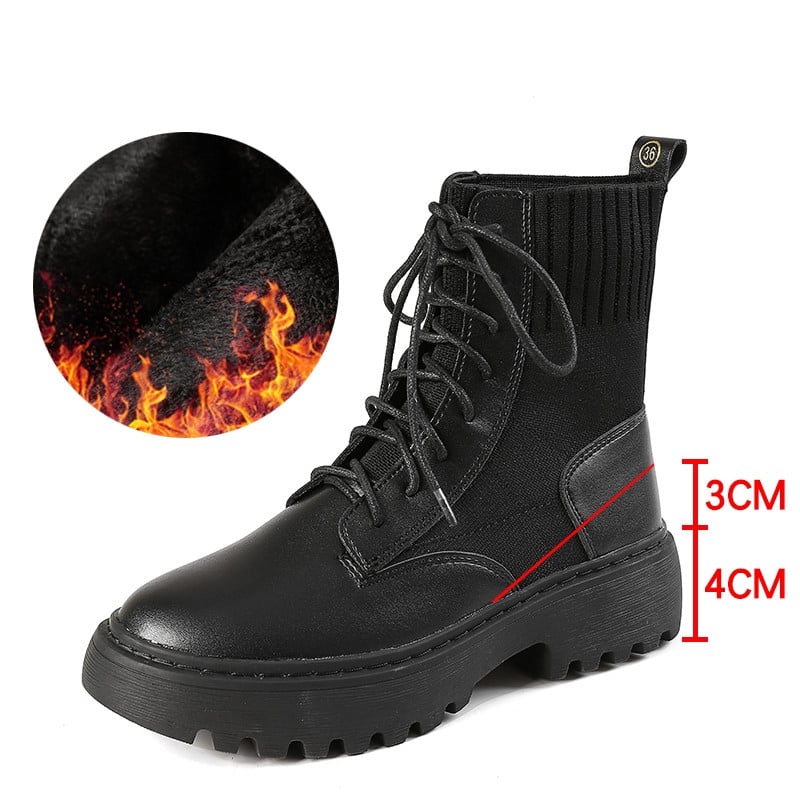 Naiste sokitüüpi krobelise tallaga saapad - musta värvi