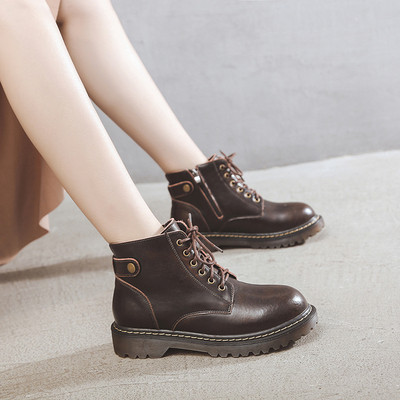 Női alkalmi csizma eko bőrből, cipzárral és fűzővel