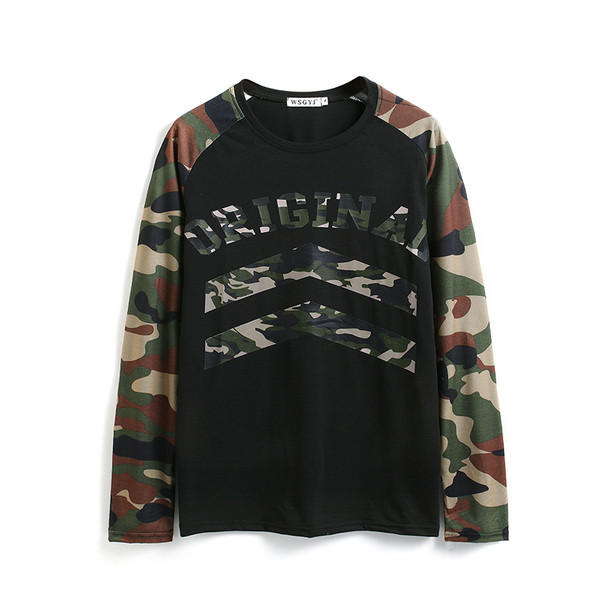 Modern férfi blúz terepszínű mintával és ovális nyakkivágással