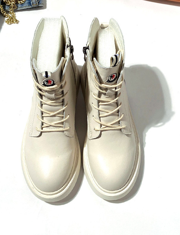 Női bőrcsizma durva talppal - lekerekített modell