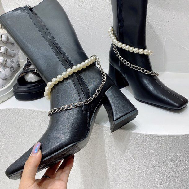 Moodsad pärlite ja paksu kontsaga naiste saapad - neli mudelit