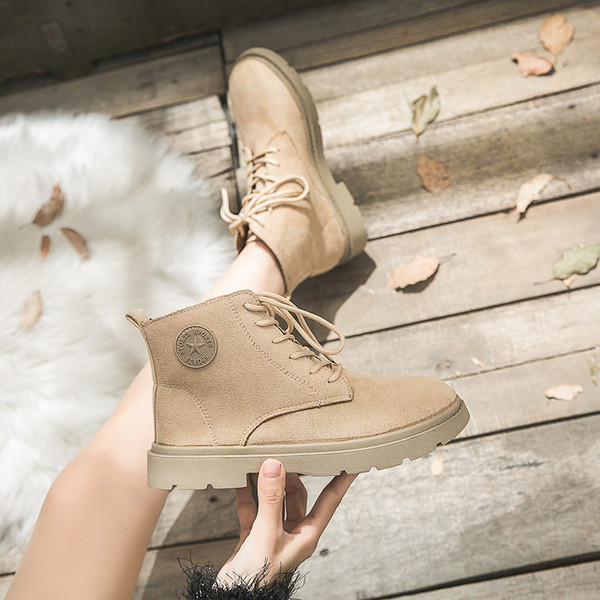 Ökoseemisnahast paeltega naiste saapad - voodriga või ilma