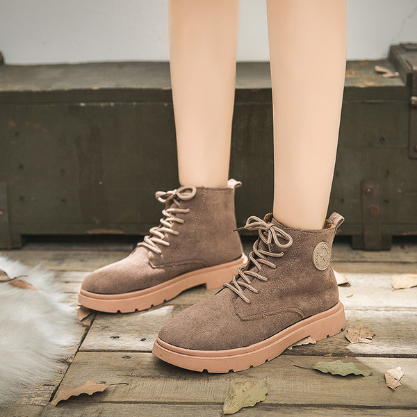 Ökoseemisnahast paeltega naiste saapad - voodriga või ilma