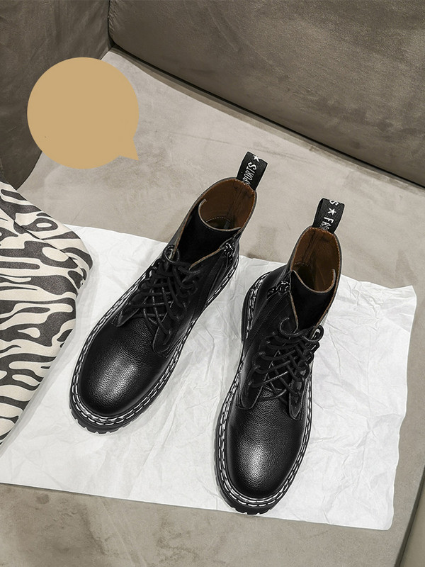 Női bőrcsizma durva talppal, fekete színben - két modell lapos vagy rejtett platformmal