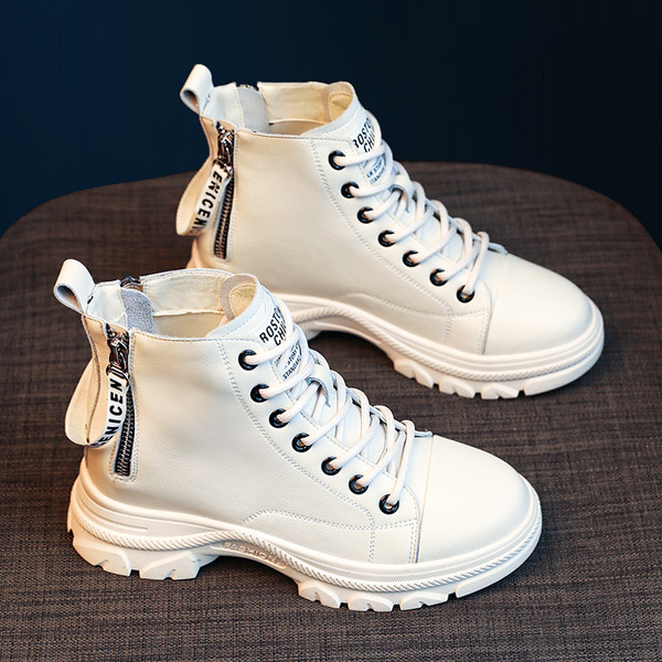 Női sportcipő durva talppal, fűzővel és cipzárral