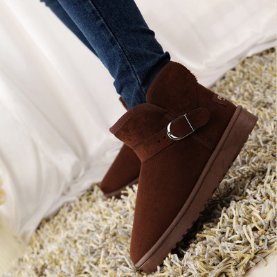 Sieviešu zābaki no eko zamšādas ar plakanu zoli un metāla sprādzi