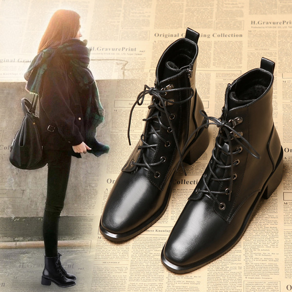 Új modell női csizma műbőr fűzővel