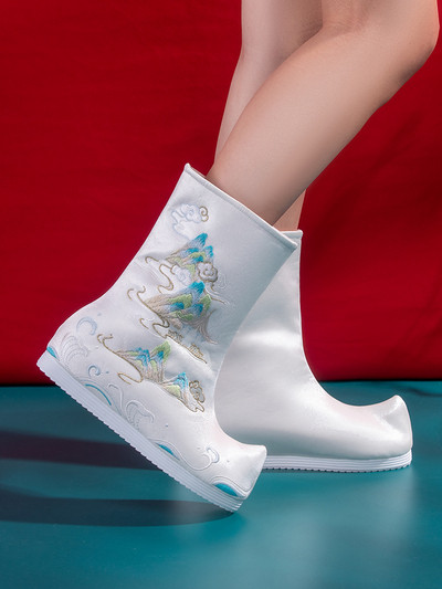 Tikandiga tekstiilist saapad - kaks mudelit