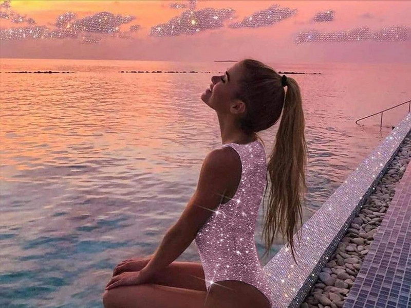 Πλεονεκτήματα: διαμπερές Maillot